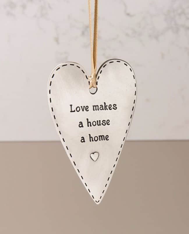 מתלה LOVE MAKES A HOUSE A HOME