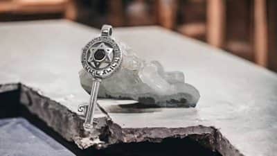 תליון מפתח "אנא בכח" , מגן דוד משובץ אבן אוניקס (לבחירה) , ברכה (לבחירה) , כסף