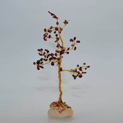 עץ אבני גראנט קטן - אבן "ההתחייבות" , מעוררת , מחזקת ויוצרת שינוי למטרות השונות בחיים