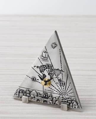 שעון שולחני משולש