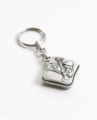 מחזיק מפתחות לחיילת עם תהילים