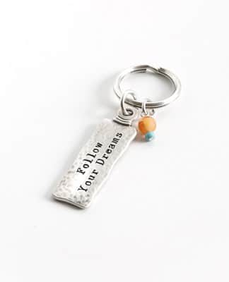 מחזיק מפתחות Follow Your Dreams
