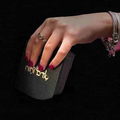 טבעת "שכינת המלאכים" משובצת אבן גרנט (לבחירה) , כסף