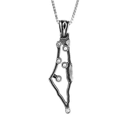 תליון מפת ארץ ישראל עם שיבוצי ירקון לבן , כסף